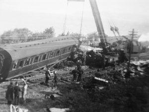 Irish Mail - crane lifting coaches