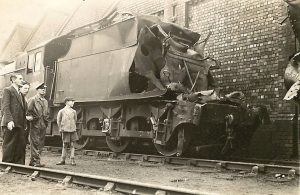 Irish Mail - damage to the tender of the Black 5